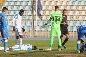 SSC Farul. Accidentarea care a dat fiori. Ambulanta pe teren!: Cate zile de pauza va avea Yeboah Twumasi dupa lovitura incasata (galerie foto)