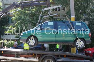 Sondaj de opinie: Majoritatea constantenilor participanti, multumiti ca s-a reluat activitatea de ridicare a masinilor parcate neregulamentar