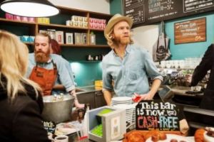 O mare ţară din Europa vrea să ELIMINE BANII. Ce efecte sunt aşteptate în societate?