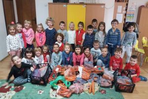 FOTO Compania socială ”Săptămâna legumelor şi fructelor donate”, la Grădiniţa cu Program Prelungit ”Dumbrava Minunată” Alba Iulia