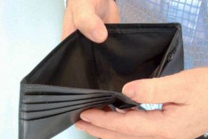 Polul SĂRĂCIEI din EUROPA. O treime dintre ROMÂNI nu îşi permite un AUTOTURISM