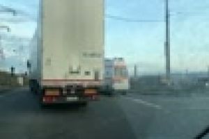 Coincidenţă NEFASTĂ! Doi şoferi cu aproape acelaşi nume s-au lovit pe Bulevardul Muncii - VIDEO