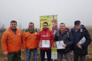 Actiune de impadurire in Lipanesti. Bogdan Toader a pus mana pe lopata