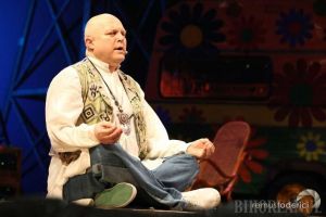 La mulţi ani, Emil Sauciuc!