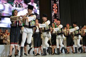 Începe ediţia aniversară cu numărul 20 a Festivalului Naţional de Folclor „Ioan Macrea”