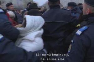 VIDEO de la sfinţirea catedralei Mântuirii Neamului: Nu vă mai împingeţi, măi animalelor! 