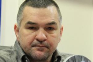 Leonard Doroftei serveşte la mese: ”Nu e o ruşine să munceşti”