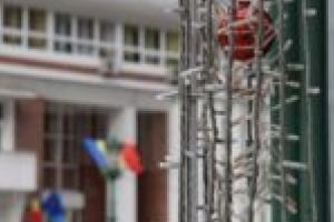 FOTO. Reşiţa se îmbracă în haine de sărbătoare! Ce se întâmplă în Centrul Civic?