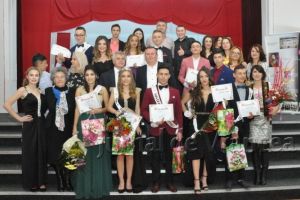 FOTO: Andreea Bonţoi şi Cosmin Melinte – Miss şi Mister Boboc 2018 de la Liceul Tehnologic „Al. I. Cuza” Panciu