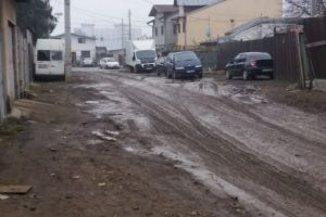 Alo, Primaria? De Centenar, Ploiestiul sarbatoreste strazile care arata ca acum 100 de ani!