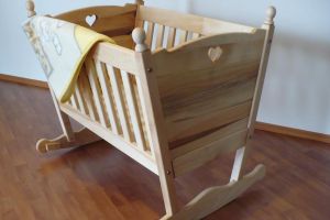 Strategie: Borboly Csaba încurajează natalitatea în rândul maghiarilor prin programul ”Leagănul itinerant în ”