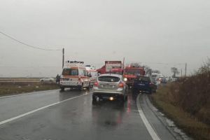 Concluziile poliţiştilor în accidentul de la Nojorid: Şoferul de TIR nu a adaptat viteza