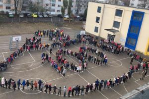 Elevii constanteni au dat start campaniei Mesajul meu pentru Romania (galerie foto)