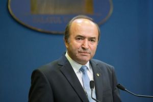 Tudorel Toader îl FIERBE pe Iohannis la foc mic: Pregătim o POSIBILĂ sesizare a CCR privind un conflict de natură constituţională