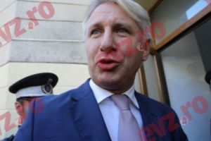 Românii îndemnaţi de ministrul Finanţelor să cumpere titluri de stat. Promisiunea unei tombole uriaşe