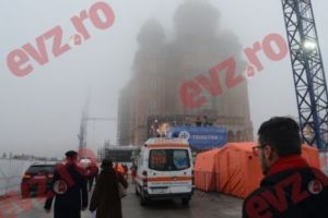 Ambulanţa Bucureşti-Ilfov a adus medicii de acasă pentru Sfinţirea Catedralei Neamului