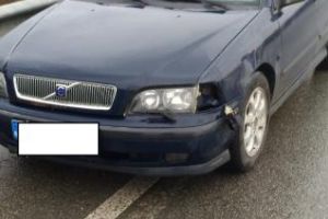 ”Pericol public” pe drumurile Clujului: Un şofer cu alcoolemie RECORD a ajuns în arest. A fost oprit de cetăţeni, după ce a lovit o maşină FOTO