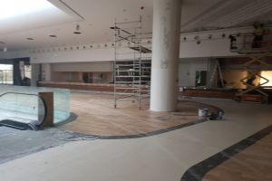 Criză de muncitori la noul mall. Se caută persoane care să amenajeze magazinele