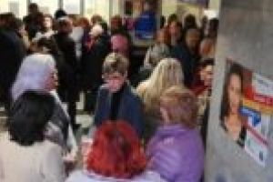 Protest spontan la sediul Finanţelor Publice din Timişoara. Angajaţii, nemulţumiţi de reorganizarea ANAF