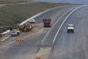 Ministrul demisionar al Transporturilor revine cu ideea deschiderilor de pe A1 din acest an