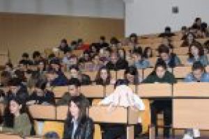 ASOCIATIA  TINERILOR CU INITIATIVA DIN ZONA OLTENIEI – Stop excluziunii sociale a tinerilor defavorizaţi! – Proiect finanţat din fondurile bugetului judeţului Dolj, alocate pentru activităţi non-profit