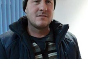 Exhibiţionist prins de agenţi locali