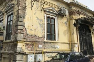 Suprataxarea IMOBILELOR DEGRADATE mai aşteaptă doi ani!