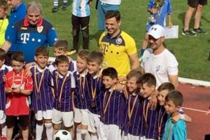 Juniorii alb-violeţi, turnee importante