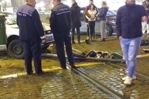 PRĂPĂD azi-noapte, la în centrul Aradului: Accident în faţă la McDonald’s (FOTO)