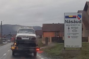 Urarea cu care a fost condusă pe ultimul drum o maşină Dacia 1310 care a aparţinut Poliţiei