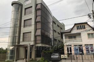 Primăria încearcă din nou să cumpere clădirea afaceristului Țuţoi. Ce spune proiectul care va fi discutat în Consiliul Local