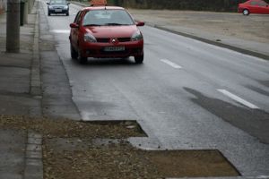 La Ploieşti, Primăria le-a cerut drumarilor să astupe şanţurile cu pietriş înainte de venirea ninsorilor