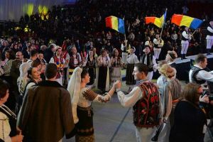 Junii Sibiului, spectacol extraordinar  dedicat Zilei Naţionale a României