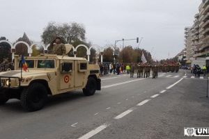 LIVE VIDEO/ FOTO: Repetiţii pentru PARADA militară de 1 Decembrie, de la Alba Iulia
