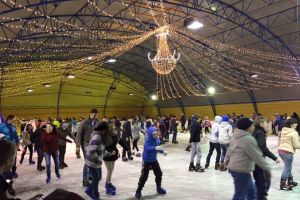Se redeschide patinoarul acoperit din Cisnădie