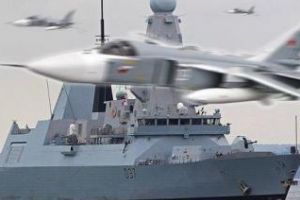 Distrugător britanic, hărţuit de 17 avioane ruseşti în Marea Neagră. Ce mesaj au transmis ruşii prin radio