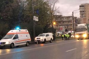Tânăr lovit de o maşină pe trecerea de pietoni, pe Drumul Careiului