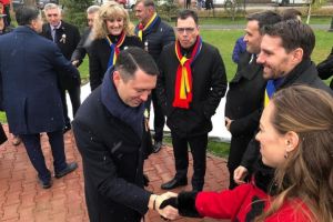 Bogdan Toader, alaturi de Principele Nicolae la dezvelirea statuii Reginei Maria, in Blejoi: A fost un moment emoţionant pentru mine