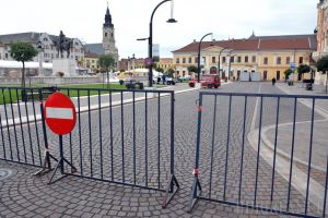 Ocoliţi! Primăria Oradea închide Piaţa Unirii pentru pregătirea Târgului de Crăciun