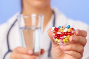 5 fetiţe, la spital după ce au înghiţit calmante. Una dintre ele este în comă