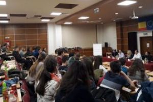 Dezbatere: Elevii de la Colegiul National “Gheorghe Sincai” au primit consiliere si orientare antreprenoriala din partea mediului de afaceri maramuresean (FOTO)