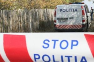 Dragostea ÎNVINGE! Caz INEDIT în România. Înjunghiat de SOȚIE, a minţit POLIȚIA că a căzut în FURCĂ