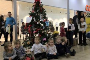 „Parada Brazilor” a adus lumini, culori şi cadouri celor mici la Promenada Mall
