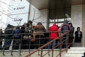 Protest spontan la ANAF Galaţi. 400 de oameni se tem că rămân fără locuri de muncă