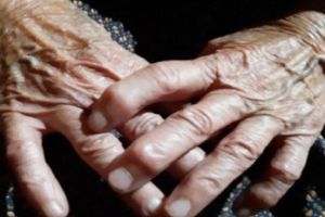 Tinereţea secolului XX. Poveşti de viaţă din 100 de ani ai României, culese de elevii Colegiului „Dragomir Hurmuzescu”