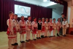 Proiectul „Iubeşte-ţi patria, copile” – un spectacol plin de patriotism si emoţie