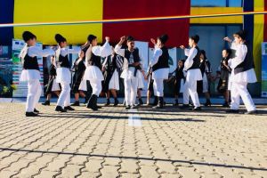 Ansambluri folclorice din Gorj, invitate la Alba Iulia, de Ziua Naţională