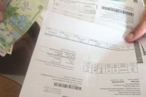 Un sfert dintre români se împrumută pentru a-şi plăti facturile curente. O treime, dispusă să emigreze din cauza situaţiei financiare – RAPORT