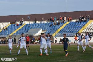 FOTO, LIVE-TEXT: Unirea Alba Iulia – Crişul Chişineu Criş| Azi, pe „Cetate”, ora 14.00, ultima reprezentaţie a turului pentru “alb-negri”
