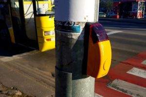 Semaforizare pe baza de buton, la mai  multe treceri pentru pietoni din Ploiesti